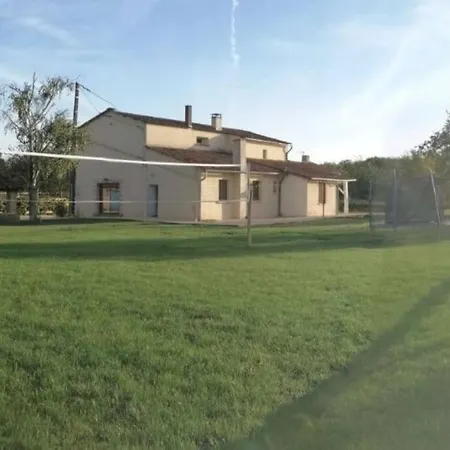 12 Personnes Proche Futuroscope Holiday home Chalandray